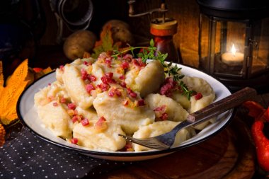 Lehçe patates böreği