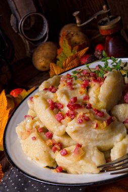 Lehçe patates böreği