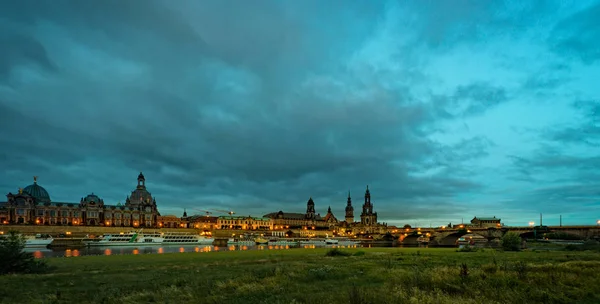 Bellissimo panorama di Dresda — Foto Stock