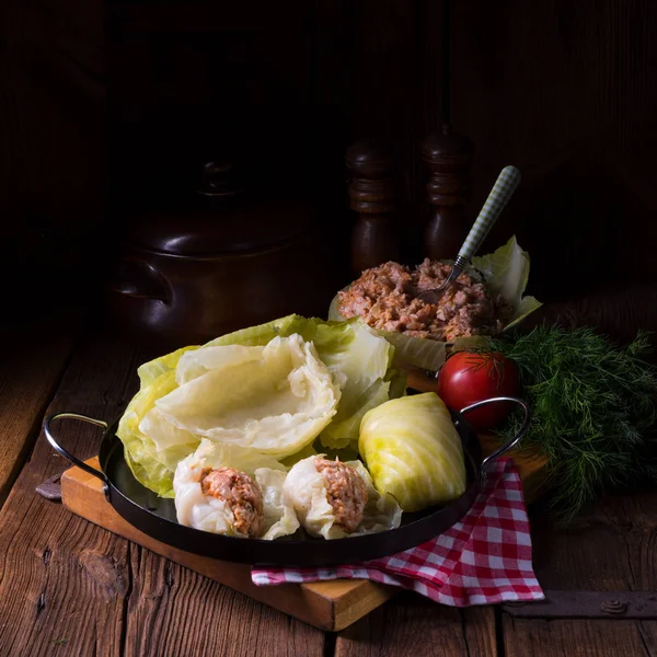 Rouleaux de chou farcis à la viande — Photo