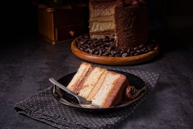 parça lezzetli çikolatalı kek