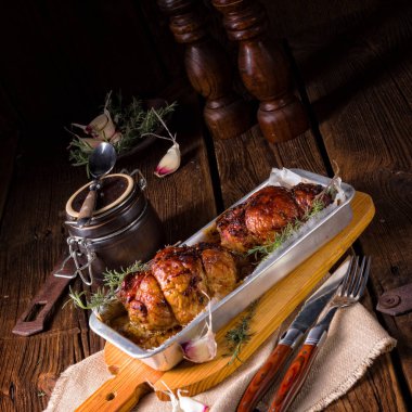 Kızartmalar kurutulmuş biberiye ile haddeleme 