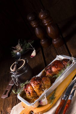 Kızartmalar kurutulmuş biberiye ile haddeleme 