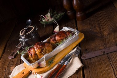 Kızartmalar kurutulmuş biberiye ile haddeleme 