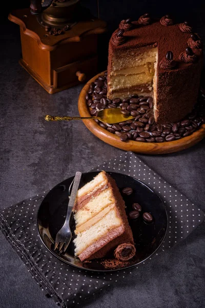 Fatia de deliciosa torta de chocolate — Fotografia de Stock