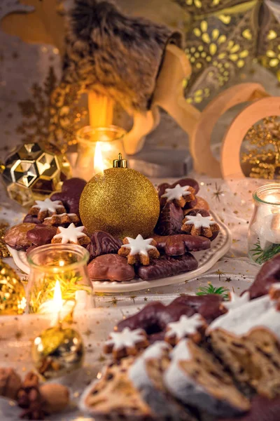 Φρέσκα και νόστιμα Χριστούγεννα μελόψωμο — Φωτογραφία Αρχείου