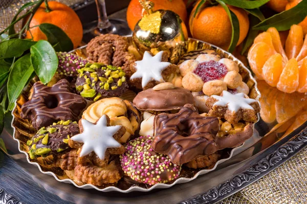 Biscoitos de Natal frescos e saborosos — Fotografia de Stock