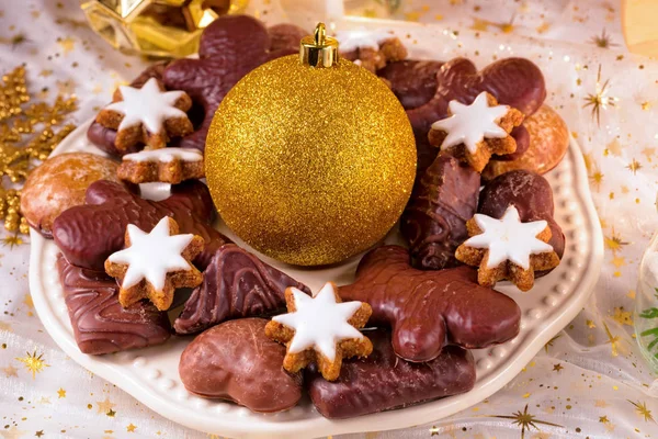 Leckere Weihnachts-Lebkuchen — Stockfoto