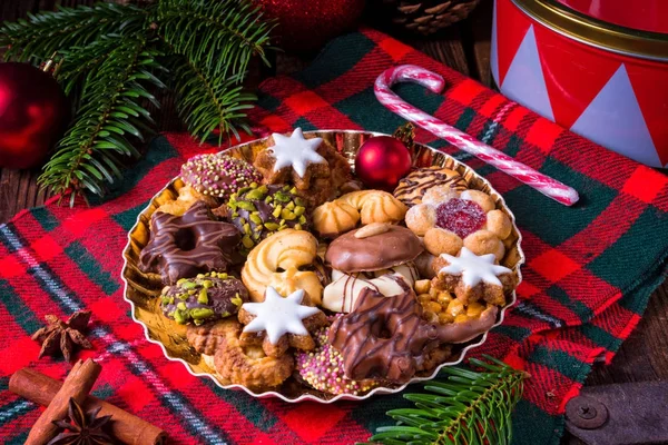 Frische und leckere Weihnachtsplätzchen — Stockfoto