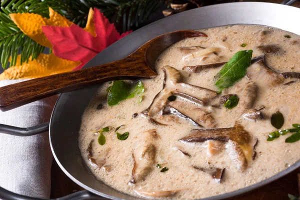 Délicieuse sauce aux champignons — Photo