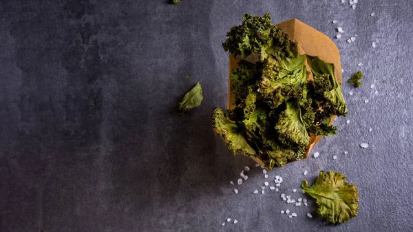 Vegan kale chips