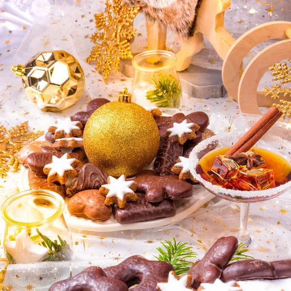 Hausgemachte weihnachtliche Lebkuchen — Stockfoto