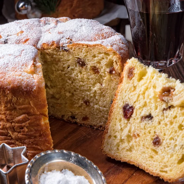 Panettone fresco e delizioso — Foto Stock