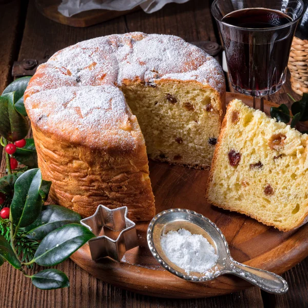 Fresh and delicious panettone — Stock Photo, Image