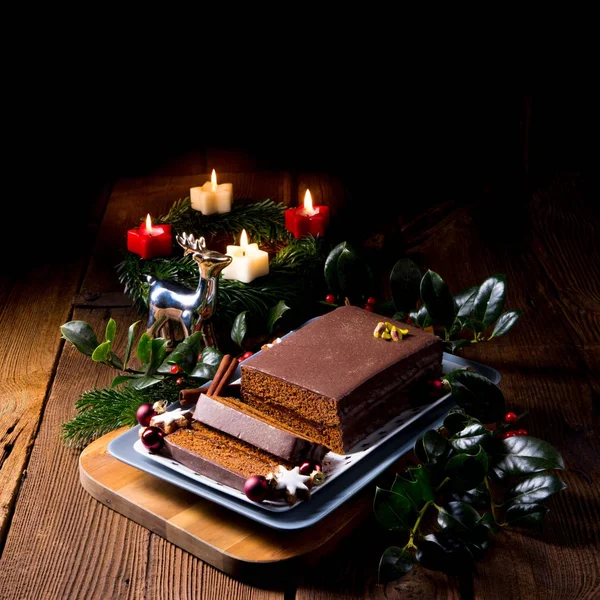 Heerlijke Chocolade Peperkoek Met Vulling Traditionele Kerst Behandelen — Stockfoto