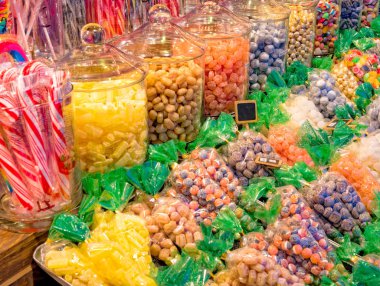 renkli taze tatlı ve şekerleme çeşitleri 