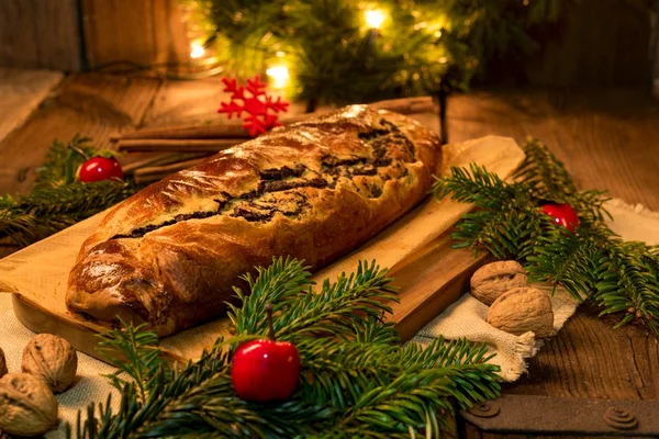 Christmas Poppy Cake Homemade Festive Bakery Traditional Winter Treat — Stock Photo, Image