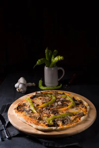 Frische Und Leckere Peperoni Pizza Italienische Küche — Stockfoto