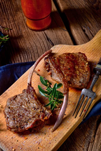 Grilled Lamb Chops Old Board — Stock Photo, Image