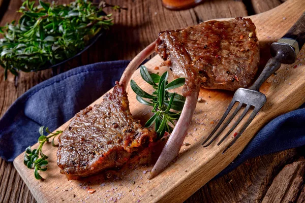 Grilled Lamb Chops Old Board — Stock Photo, Image