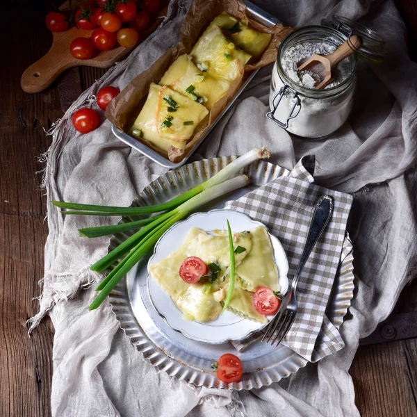 Lezzetli Mantı Gratine Peynir Swabian Mutfağı — Stok fotoğraf