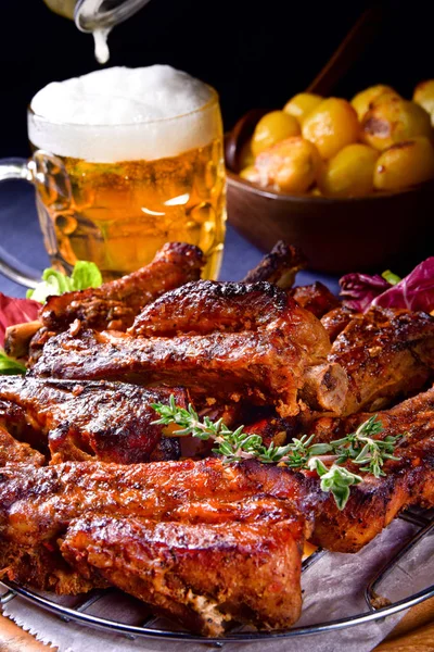 Delightful Bbq Spareribs Smoker Beer — Stock Photo, Image