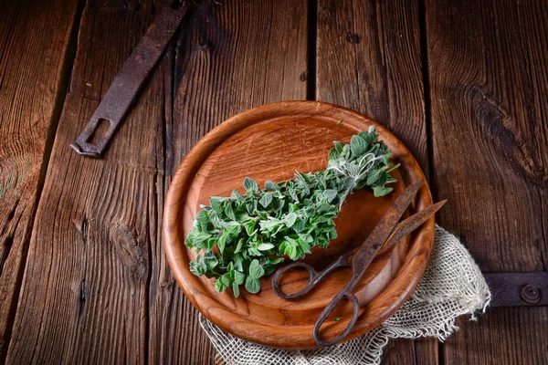 Orégano Aromático Origanum Vulgare Sobre Tabla Madera — Foto de Stock