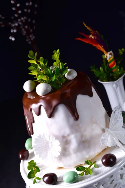 Delicioso Pastel Pascua Casero Con Glaseado Chocolate — Foto de Stock