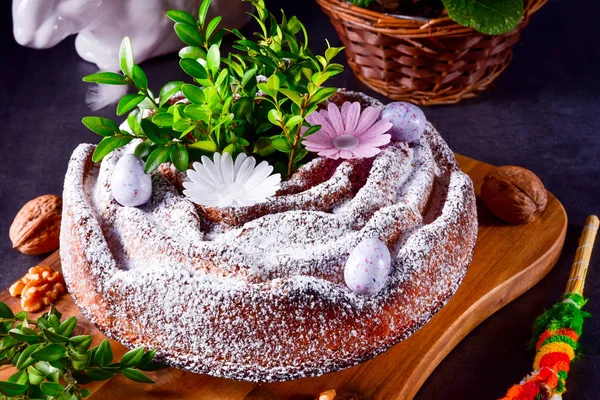 Tradizionale Torta Pasqua Polacca Con Decorazione Floreale — Foto Stock