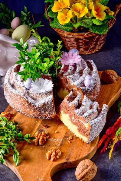 Traditional Polish Easter Cake Wooden Board — Stock Photo, Image