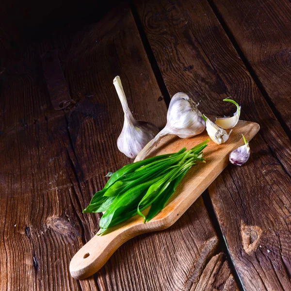Fresh Tasty Wild Garlic Wooden Board — Stock Photo, Image