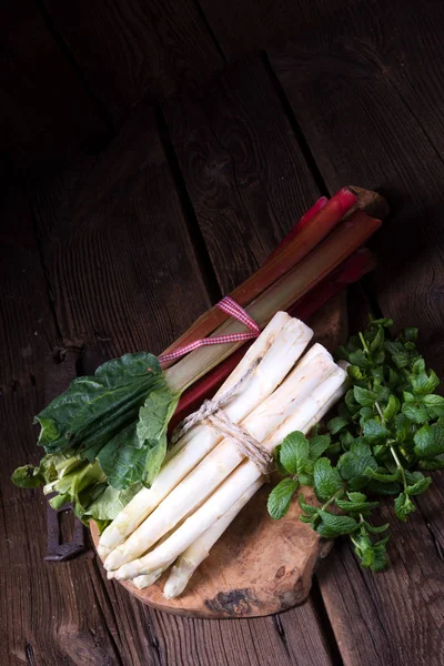 Delicious White Asparagus Wooden Board — Stock Photo, Image