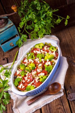 chorizo ve güveç brokoli ile lezzetli makarna