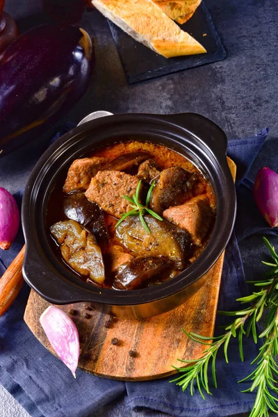 Patlıcan Güveci - (Melitzanes Me Kreas Sti Katsarola)