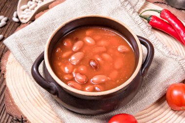 lezzetli Fırında fasulye, domates soslu