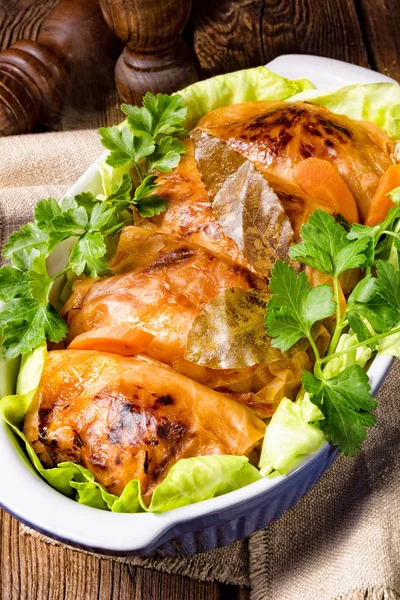 Gebackene Kohlrouladen Tomatensauce — Stockfoto