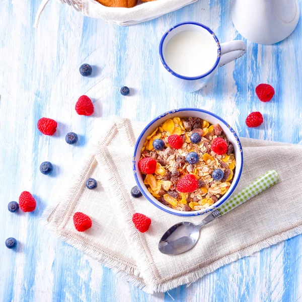 muesli breakfast menu with fresh berries