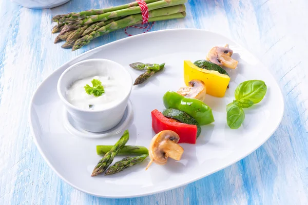 Shashlik Vegetal Vegetariano Con Salsa Ajo Yogur —  Fotos de Stock
