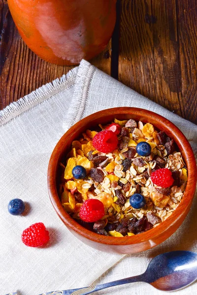 muesli breakfast menu with fresh berries