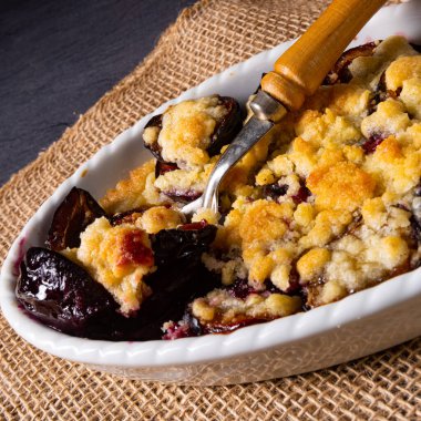 Tarçınlı kuru erik.