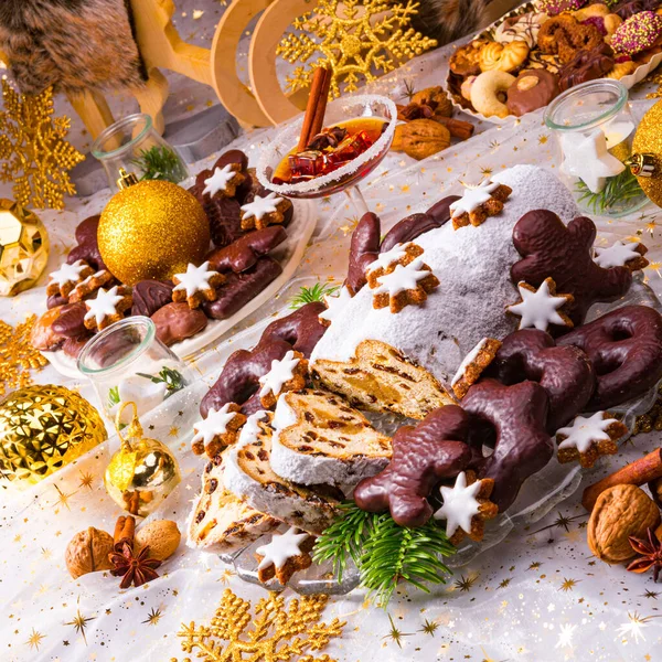 Natal Maçapão Stollen Com Pão Gengibre — Fotografia de Stock