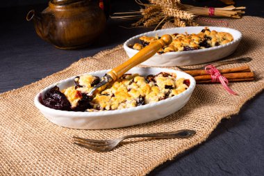 Tarçınlı kuru erik.