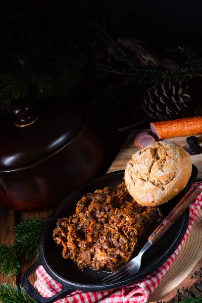 Bigos Poloneses Com Linguiça Ameixa Seca — Fotografia de Stock