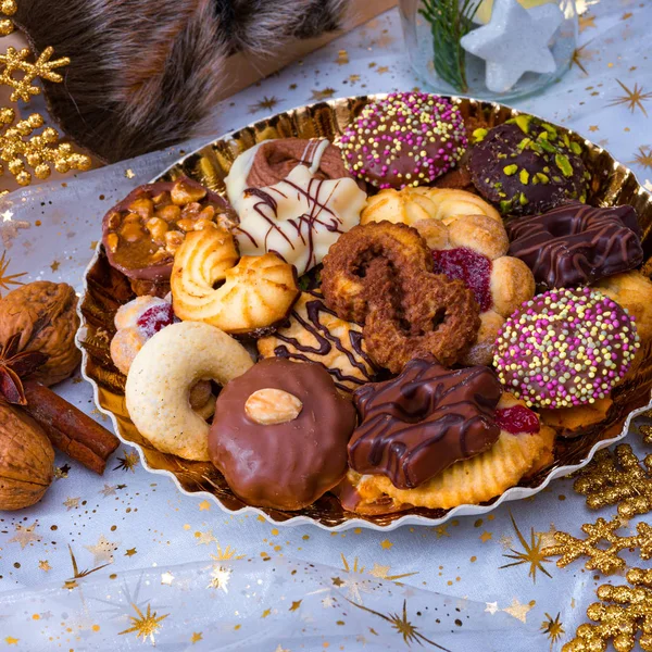 Deliciosos platos de pan de jengibre de Navidad —  Fotos de Stock