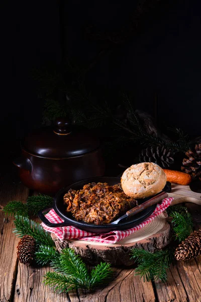 Polish bigos with sausage and dried plum — Stock Photo, Image