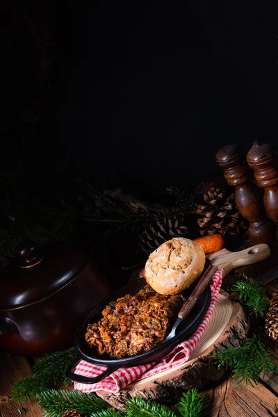 Polish bigos with sausage and dried plum — Stock Photo, Image