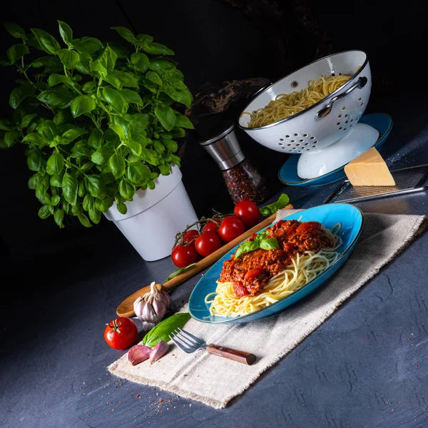 La vera salsa bolognese con spaghetti — Foto Stock