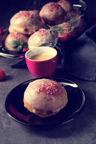 Delicious Berlin donuts filled with raspberry jam — Stock Photo, Image