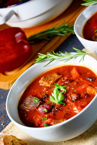 Spicy Mexican style beef with beans — Stock Photo, Image