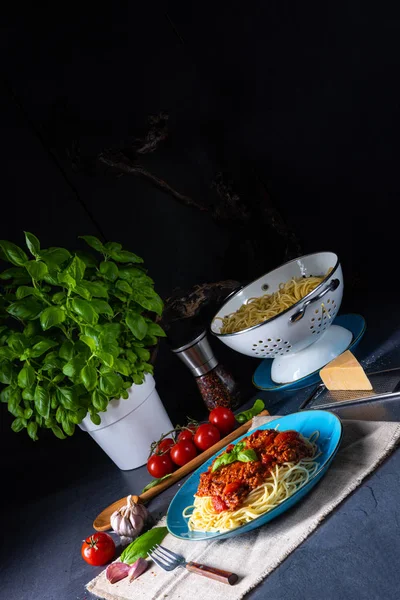 La vera salsa bolognese con spaghetti — Foto Stock